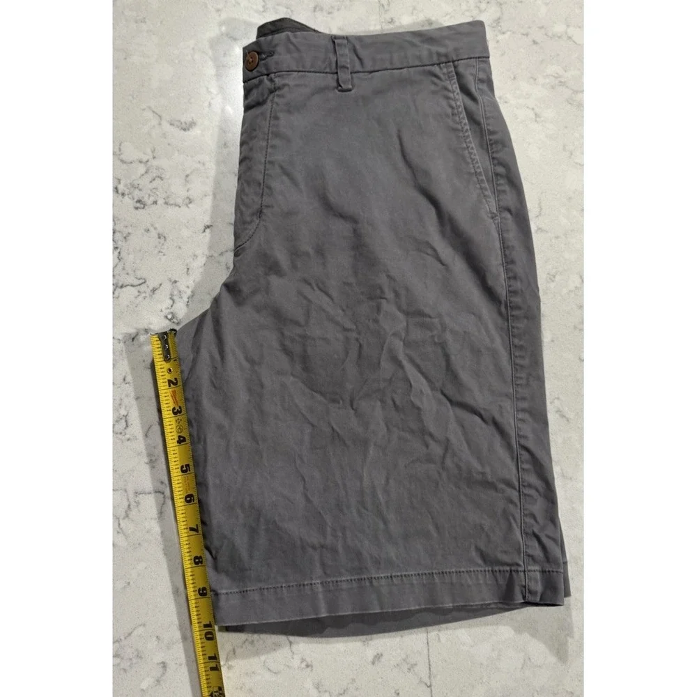Tommy Bahama Chino Shorts Mens 38 Gray Cotton Stretch Flat Front Preppy Casual